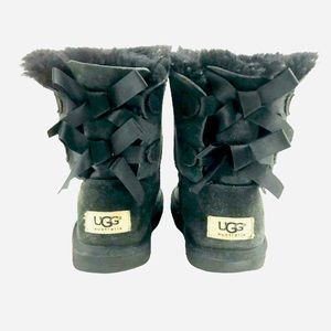 Ugg Bailey Bow girls size 1